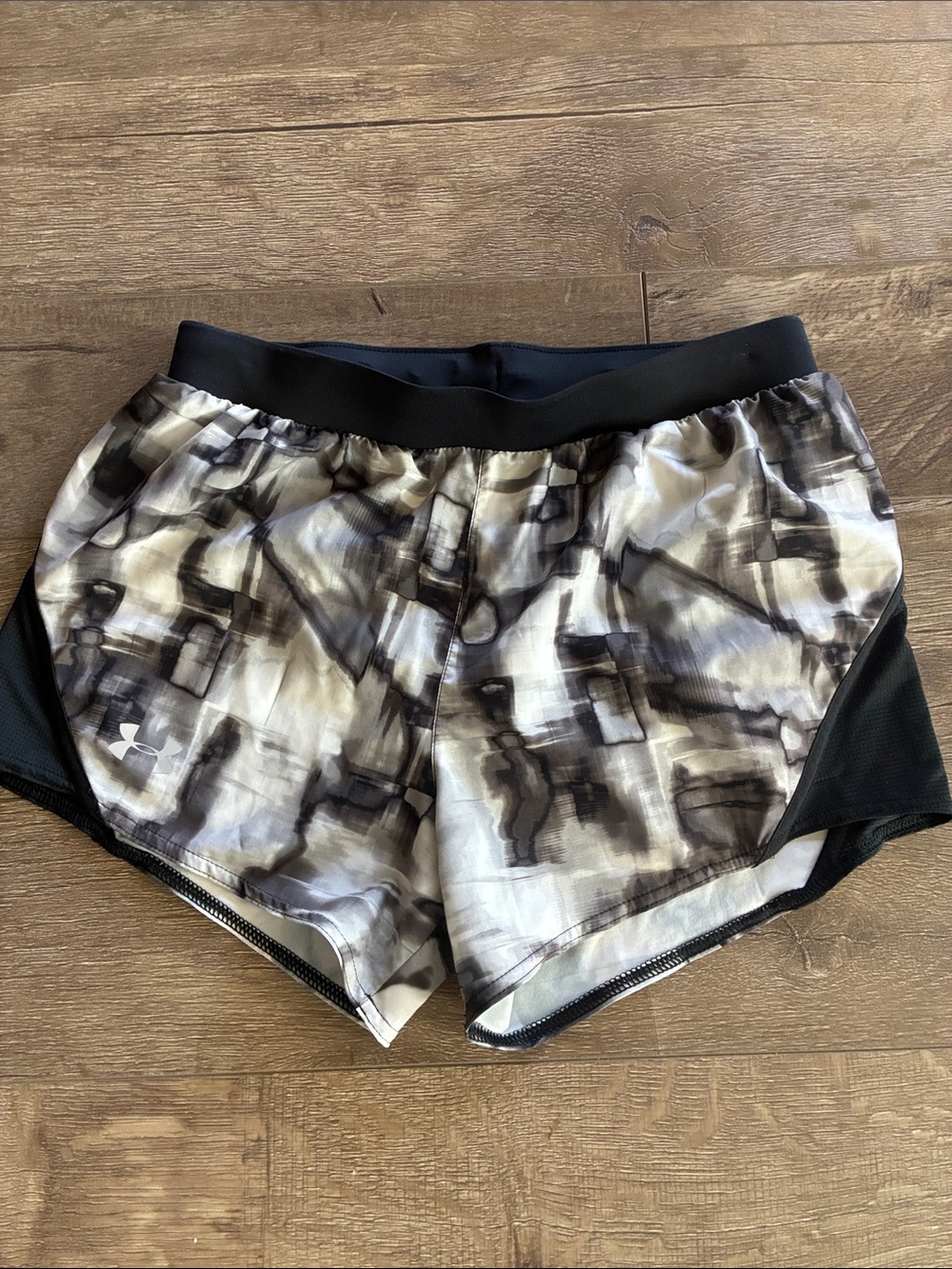 Women’s Under Armour Bottoms Loose Heat Gear Size Small